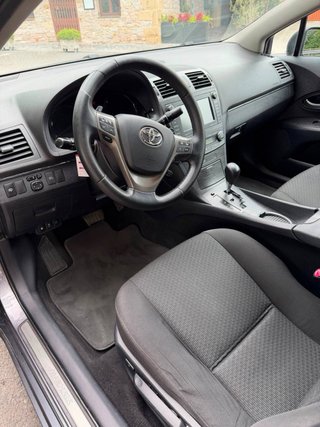 Toyota Avensis 2010