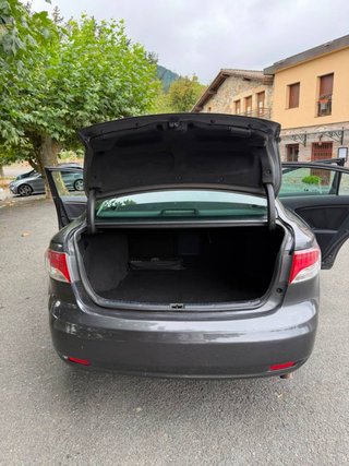 Toyota Avensis 2010