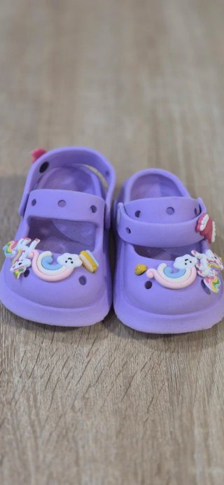 Lote Zapatillas Niña Adidas y Crocs Moradas