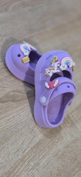 Lote Zapatillas Niña Adidas y Crocs Moradas