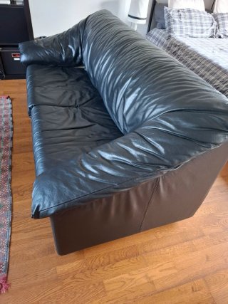 Sofá de piel flor negro