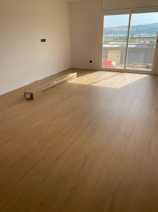 Montaje de suelo spc y laminados