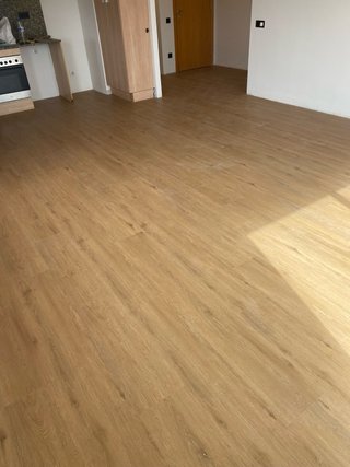 Montaje de suelo spc y laminados