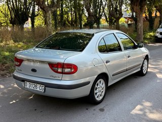 Renault Megane 1.4i  Único Propietario 130.000kms