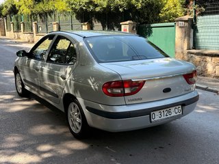 Renault Megane 1.4i  Único Propietario 130.000kms