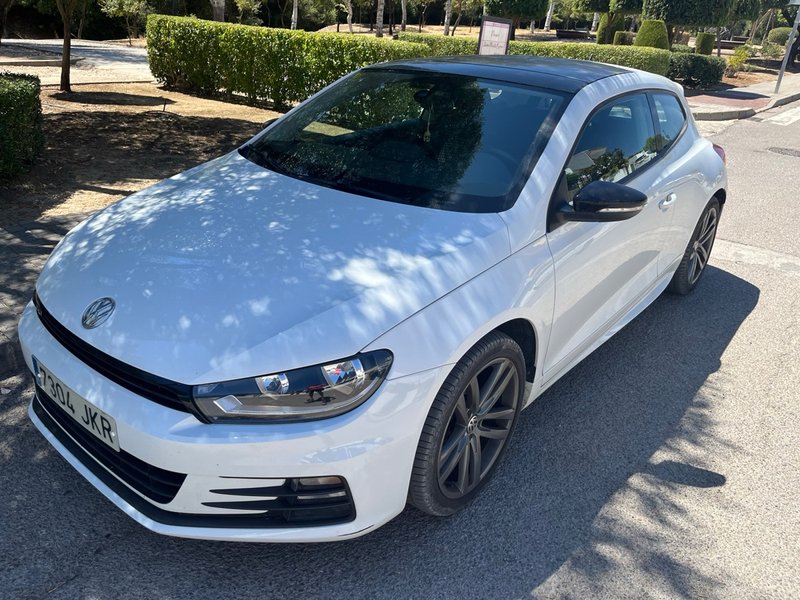 Volkswagen Scirocco 2016 - foto 1