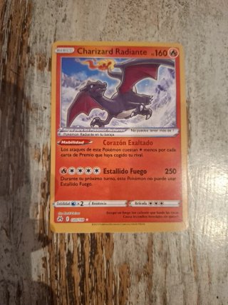 Carta Pokémon Charizard Radiante