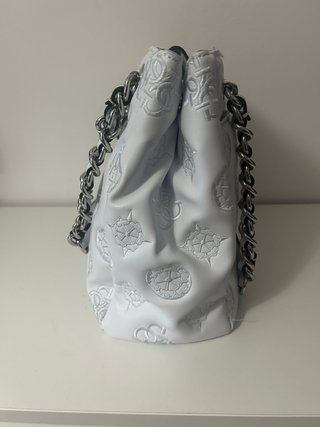 Bolso Guess Blanco Estampado Cadenas