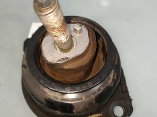 7l6199131c soporte motor volkswagen touareg 351911