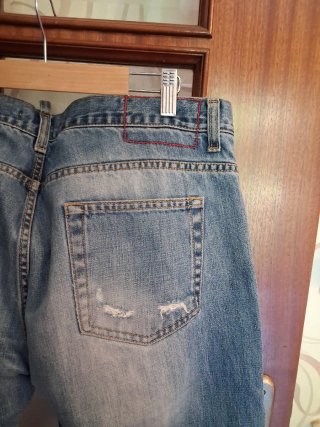 Pantaloni uomo strappati