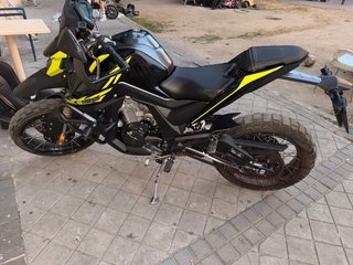 Zontes Adventure Negra y Amarilla