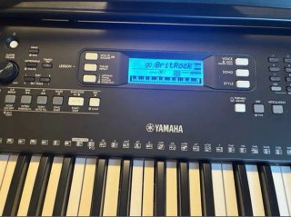 Teclado Yamaha PSR-E373 + Soporte