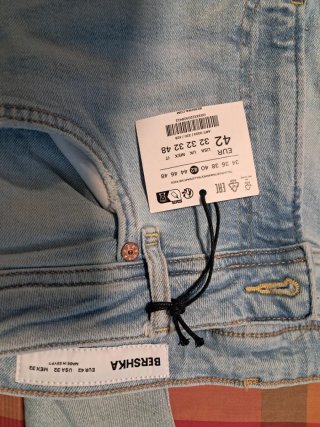 Pantalón vaquero Bershka desgastado azul