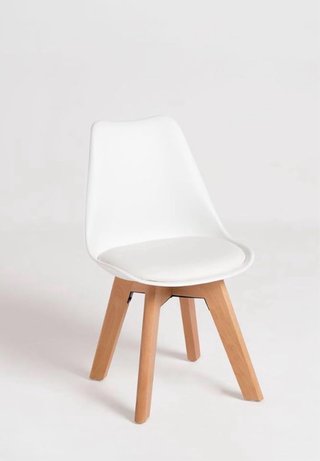 Silla infantil blanca y madera