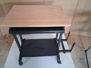 Mesa para ordenador Systemtronic.