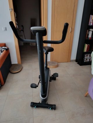 Bicicleta Estática Essential 06