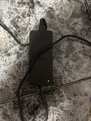 Patinete eléctrico Zweel fox con funda y casco luz