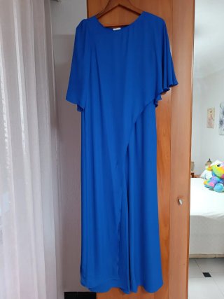 Mono azul talla 42 con capa precioso nuevo