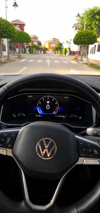 Volkswagen Taigo 2025 con 21.000KM