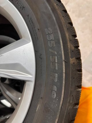 Llantas y cubiertas Audi seminuevas