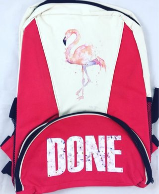 Mochila Negra Corazón Flores Bolsillos