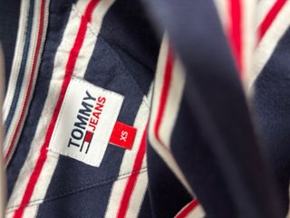 2 Camisetas Tommy Hilfiger y Pepe Jeans Talla XS
