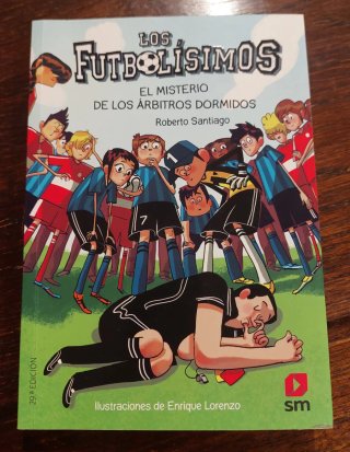 Libro "Futbolisimos. El misterio arbitros dormidos