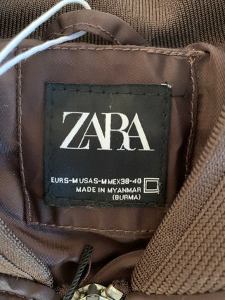 Chaqueta Bomber Zara burdeos Acolchada cropped