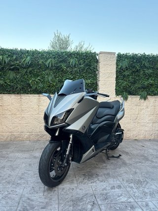 YAMAHA TMAX 530
