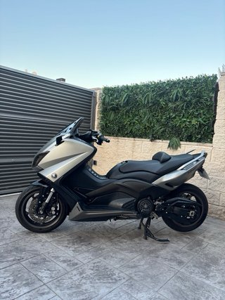 YAMAHA TMAX 530