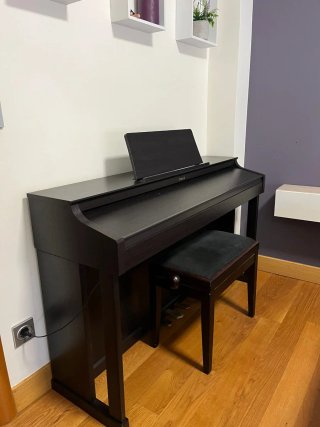 Piano Roland HP302