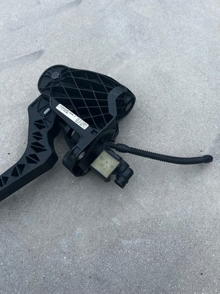 Pedal de embrague y bomba de embrague VW