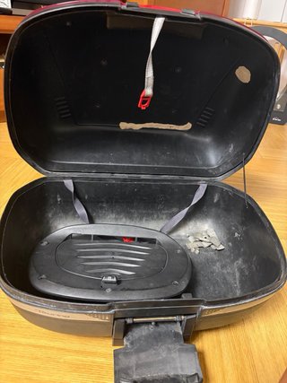 Baúl Moto SHAD Touring Negro Rojo