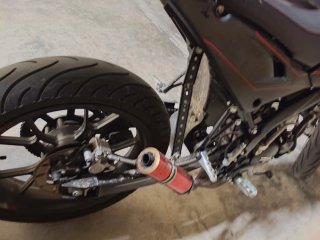 Moto Rieju Supermotard Negra y Roja
