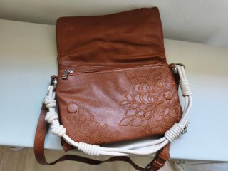 Bolso Desigual Marrón con Detalles Florales