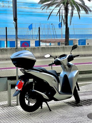 Honda SH 125i Sport Gris Platinum