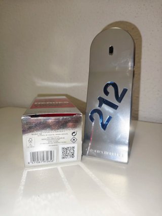 Perfume 212 Men Heroes de Carolina Herrera.