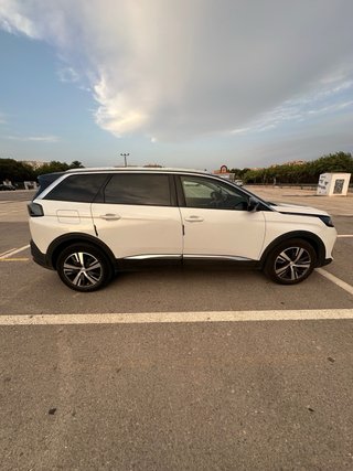 Peugeot 5008 2021