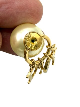 Pendientes Christian Dior perlas y logo