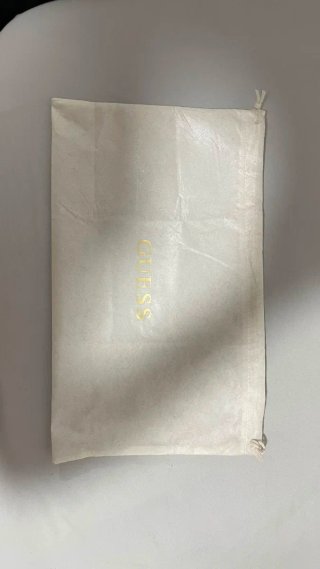 Bolso Guess Marrón y Blanco.Nuevo con bolsa.