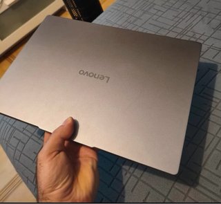 Portátil Lenovo IdeaPad Slim 3 15IRH10 15.1"