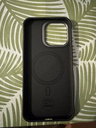 Funda Benks iPhone 15 Negra