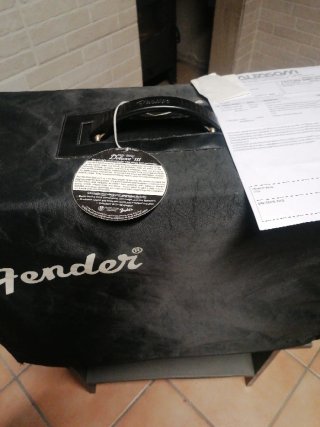 Amplificador Negro y Plateado
