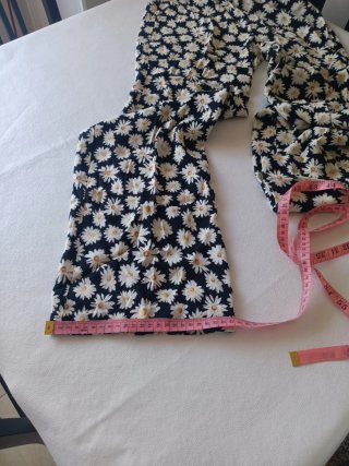 Pantalón estampado flores Pull&Bear