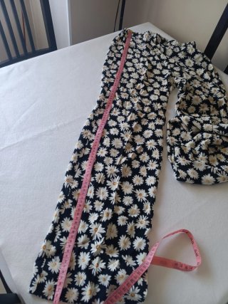 Pantalón estampado flores Pull&Bear