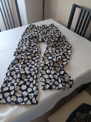 Pantalón estampado flores Pull&Bear