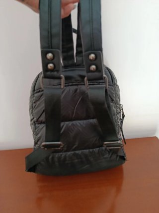 Mochila acolchada negra