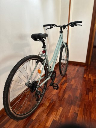 Bicicleta Trekking Riverside 8V Cuadro Bajo