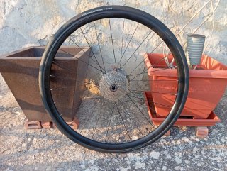 Juego Ruedas Ciclismo con Discos y Cubiertas