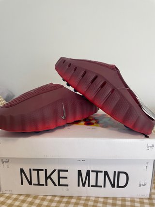 Nike Mind 001